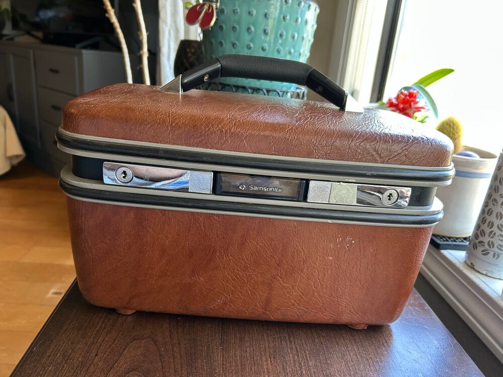 Vintage Samsonite Silhouette Train Cosmetic Mirrored Case with Tray Brown